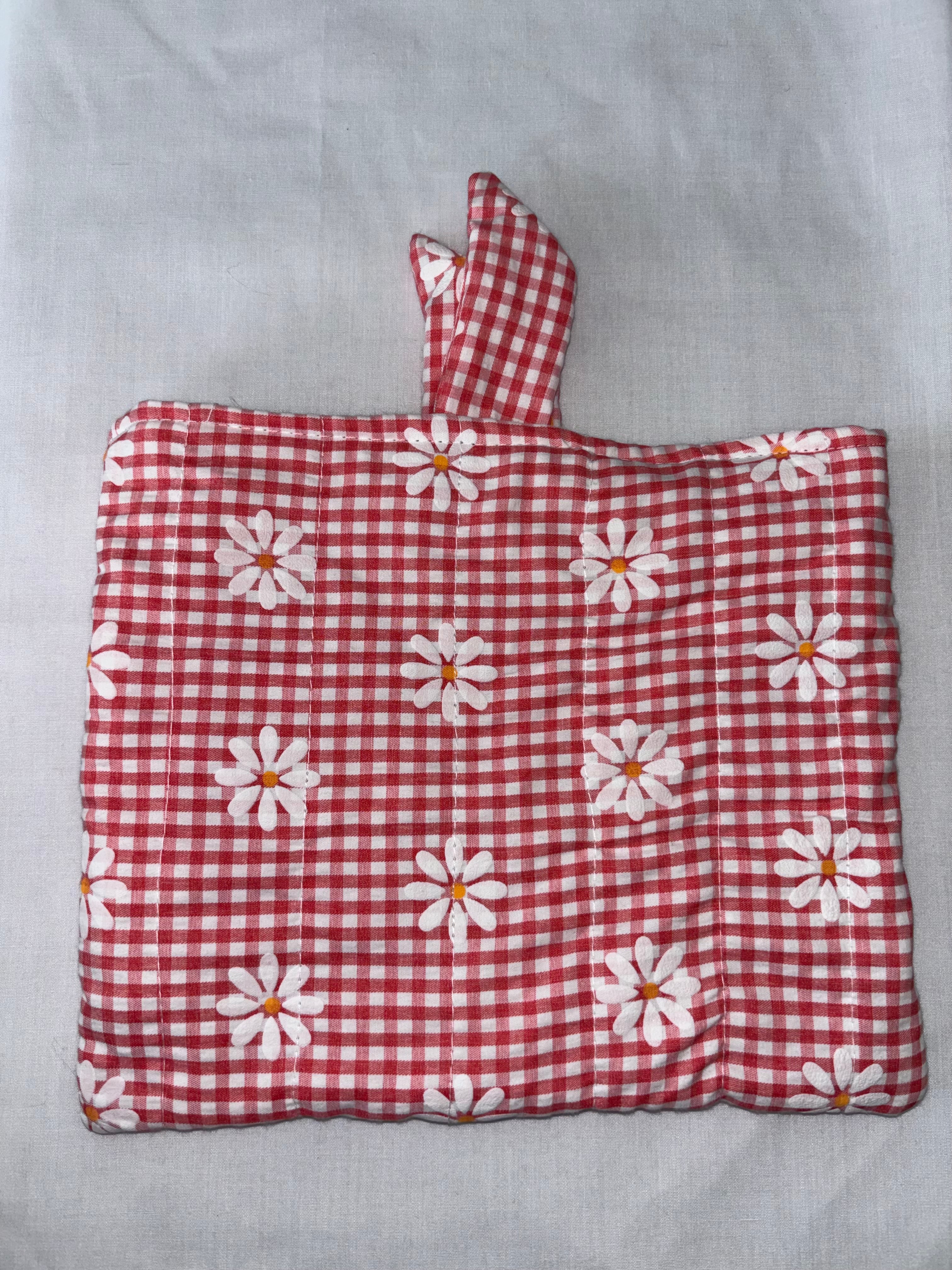Red and White Daisy Flower Book Case / Cover / Sleeve